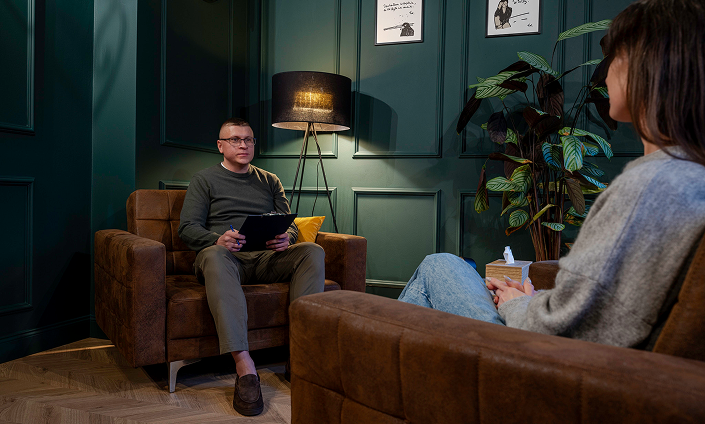 Bartosz Gradowski - certyfikowany psychoterapeuta uzależnień Warszawa