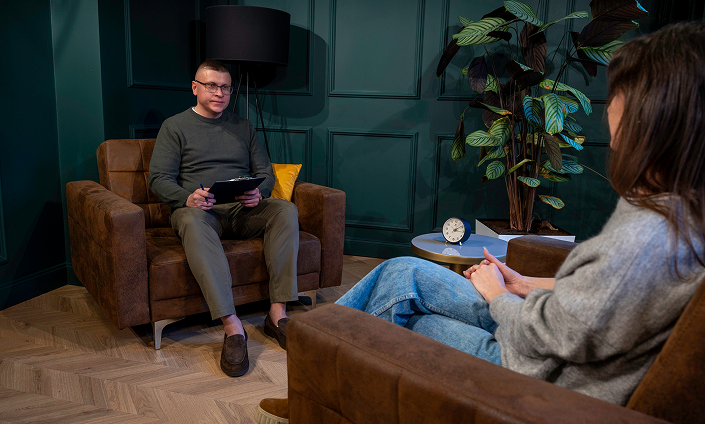 Bartosz Gradowski - certyfikowany psychoterapeuta uzależnień Warszawa